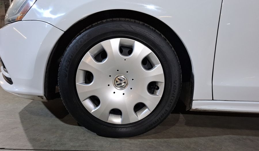 Volkswagen Jetta 2.5 TRENDLINE TIP. Sedan 2018
