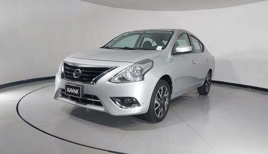 Nissan • Versa