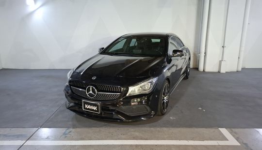 Mercedes Benz • Clase CLA