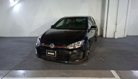 Volkswagen • Golf