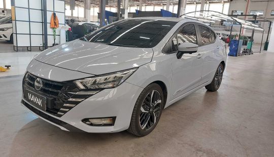 Nissan • Versa