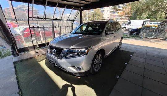 Nissan • Pathfinder