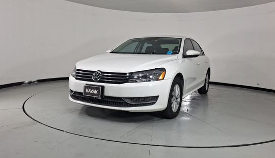 Volkswagen • Passat