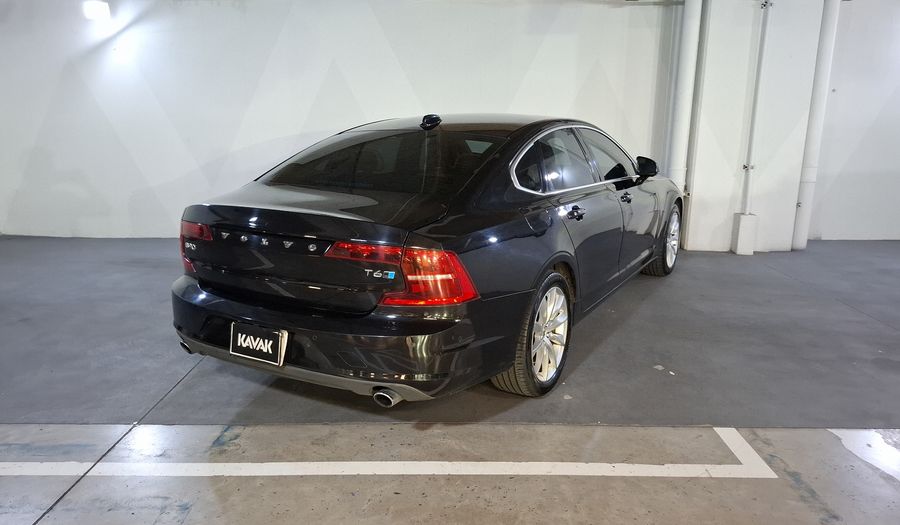 Volvo S90 2.0 MOMENTUM T6 AWD Sedan 2017