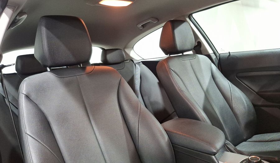 Bmw Serie 1 1.6 118IA Hatchback 2014