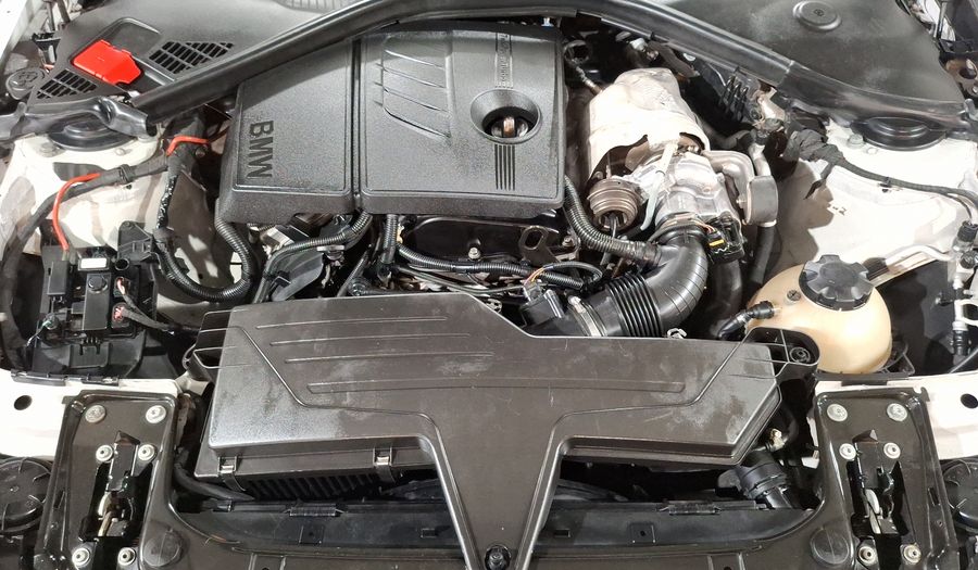 Bmw Serie 1 1.6 118IA Hatchback 2014