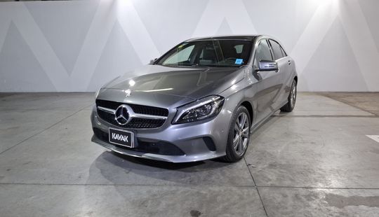 Mercedes Benz • Clase A