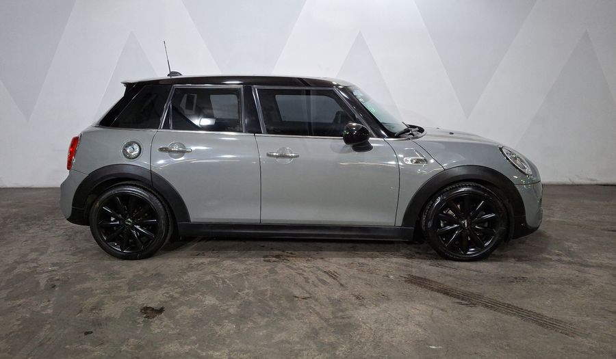 Mini Cooper S 2.0 COOPER CHILI AT Hatchback 2017
