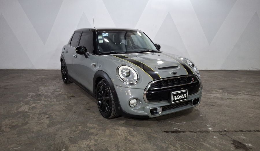 Mini Cooper S 2.0 COOPER CHILI AT Hatchback 2017