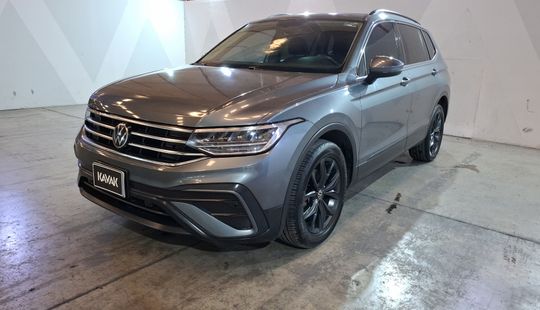 Volkswagen • Tiguan