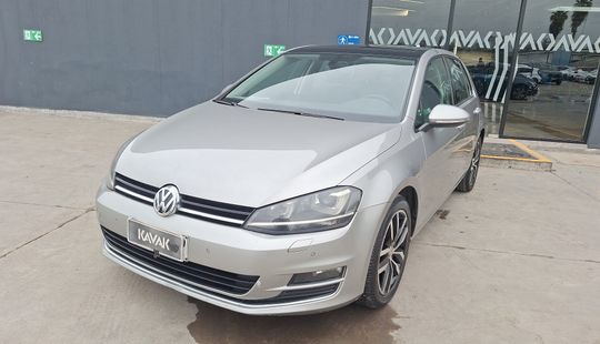 Volkswagen • Golf