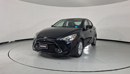 Toyota • Yaris