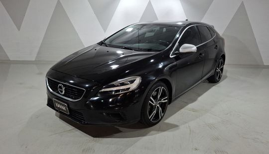 Volvo • V40