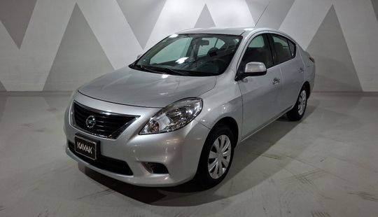Nissan • Versa
