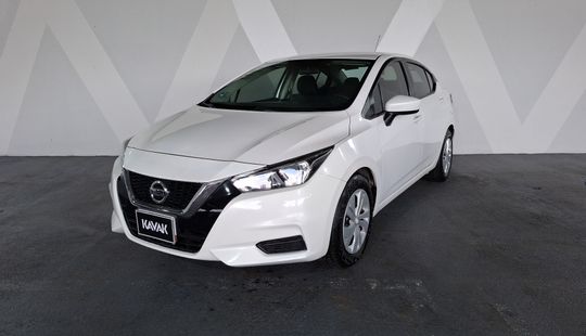 Nissan • Versa