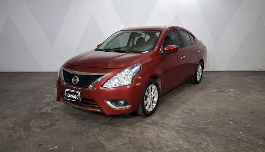 Nissan • Versa