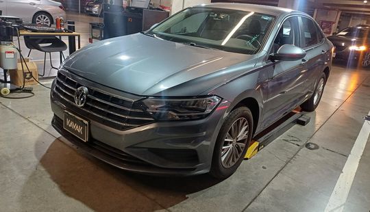 Volkswagen • Jetta