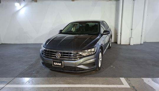 Volkswagen • Jetta