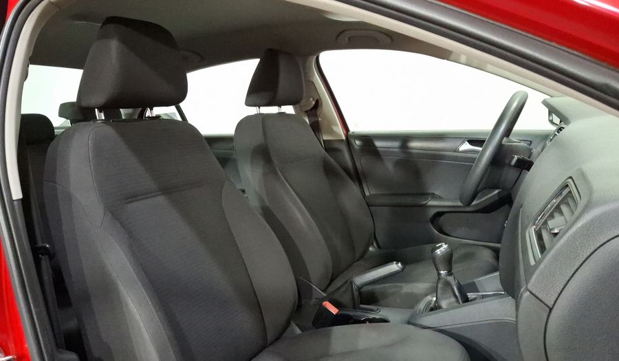 Volkswagen Jetta 2.0 MT Sedan 2016