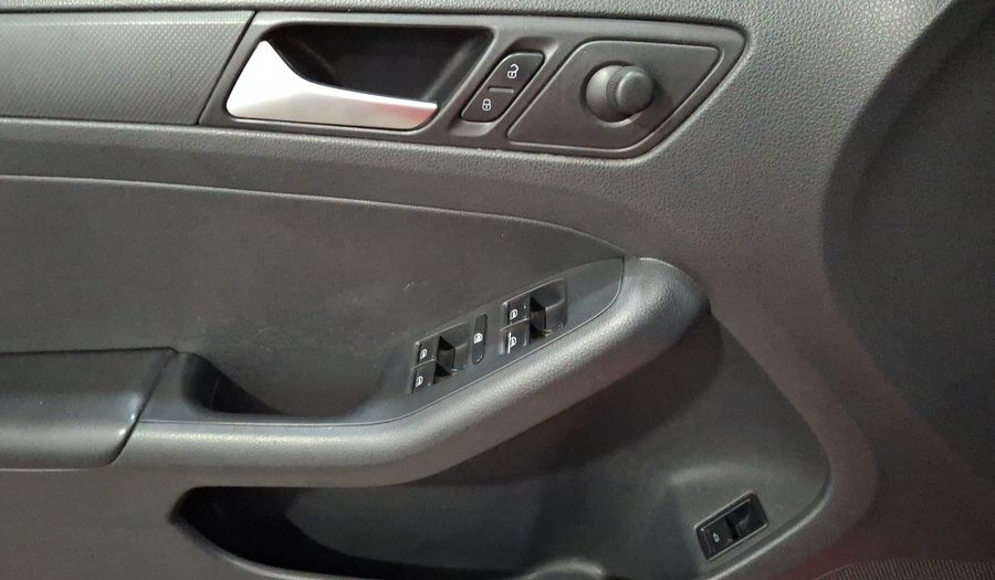 Volkswagen Jetta 2.0 MT Sedan 2016