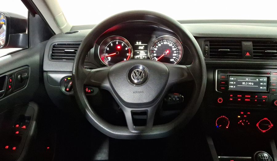 Volkswagen Jetta 2.0 MT Sedan 2016