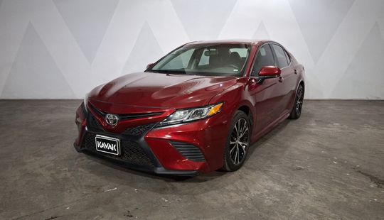 Toyota • Camry