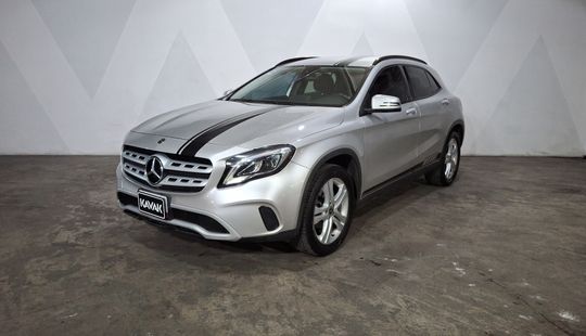 Mercedes Benz • Clase GLA