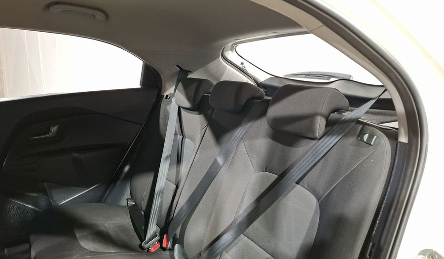 Kia Rio 1.6 LX MT Hatchback 2017