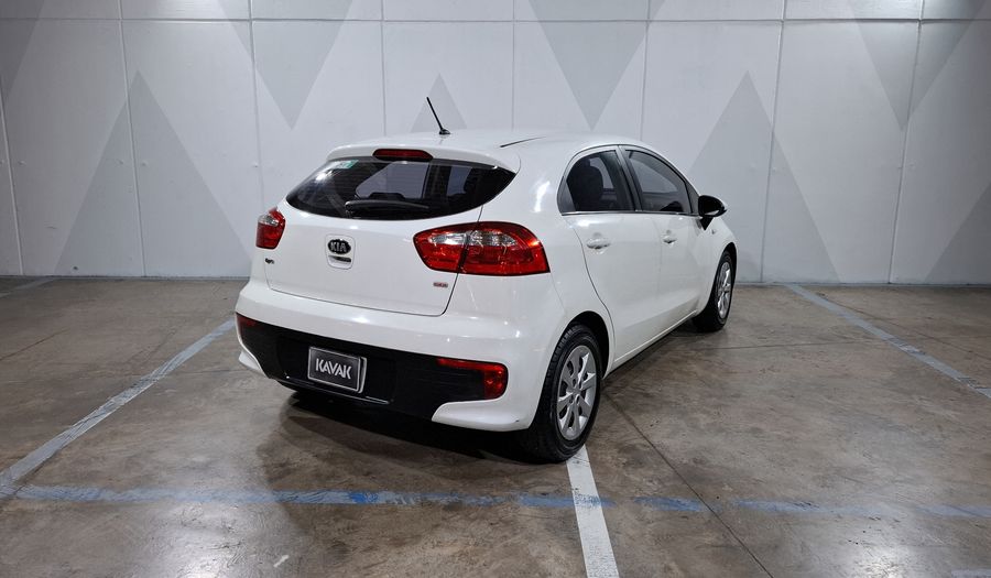 Kia Rio 1.6 LX MT Hatchback 2017