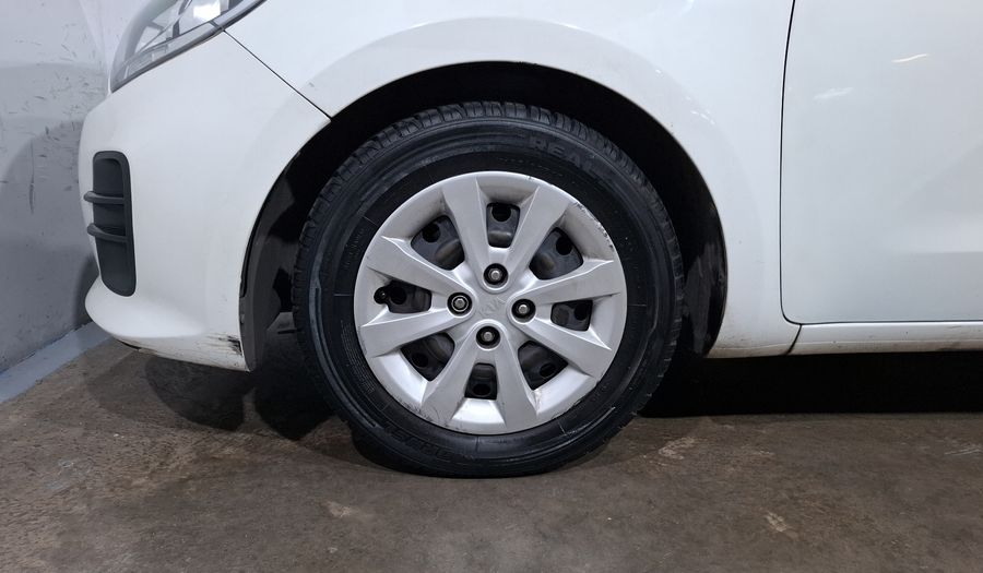 Kia Rio 1.6 LX MT Hatchback 2017