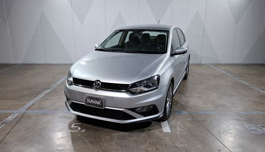 Volkswagen • Vento