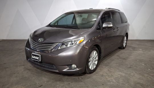 Toyota • Sienna