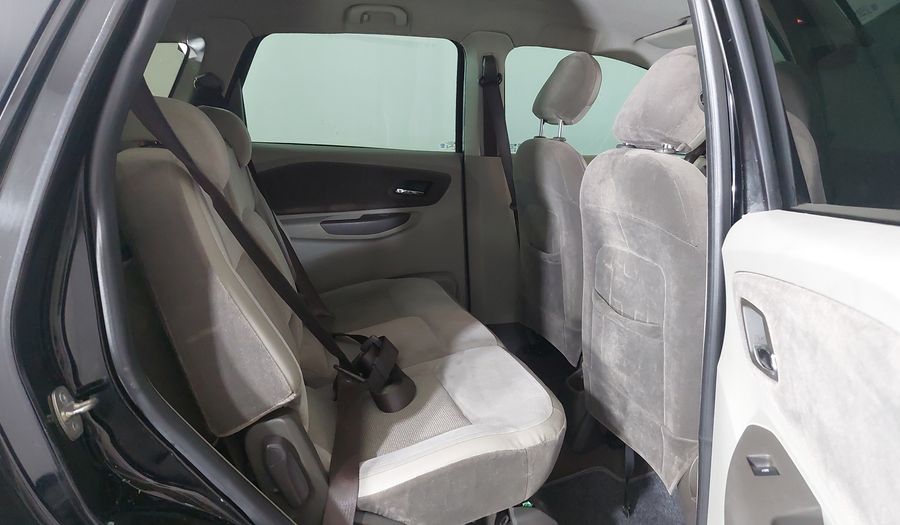 Chevrolet Spin LTZ Minivan 2013
