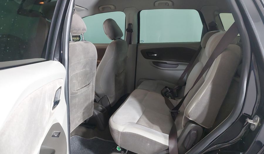 Chevrolet Spin LTZ Minivan 2013