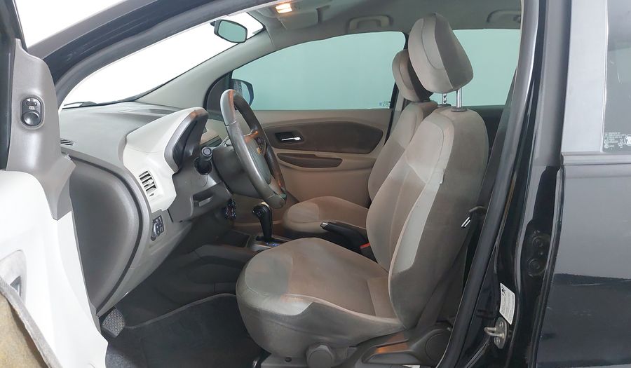 Chevrolet Spin LTZ Minivan 2013