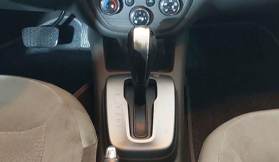 Chevrolet Spin LTZ Minivan 2013