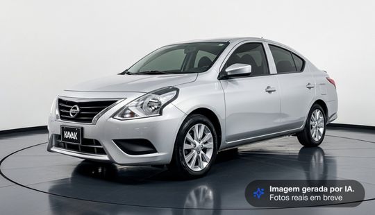 Nissan • Versa