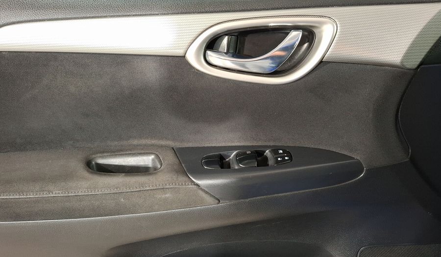 Nissan Sentra 1.8 SR NAVI CVT Sedan 2015