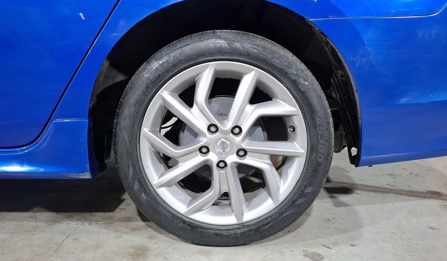 Nissan Sentra 1.8 SR NAVI CVT Sedan 2015