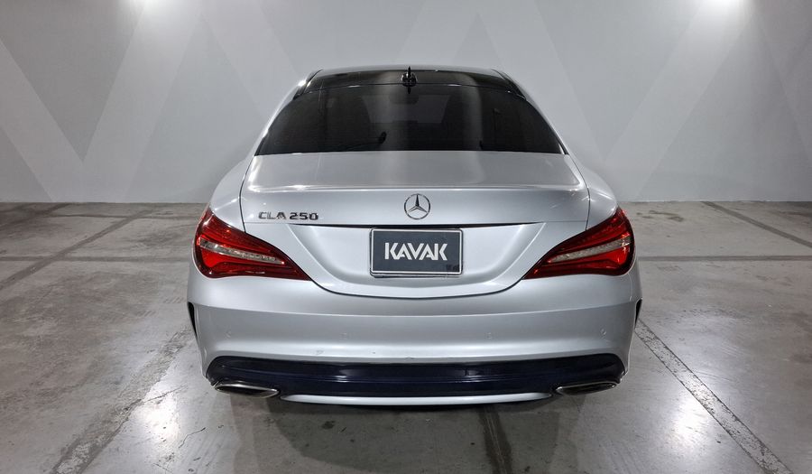 Mercedes Benz Clase Cla 2.0 CLA 250 CGI SPORT AT Coupe 2017