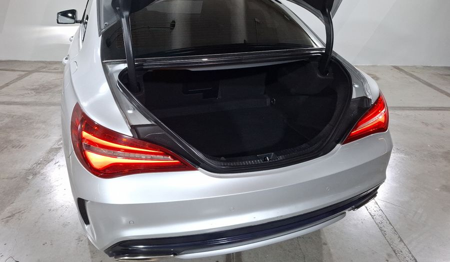 Mercedes Benz Clase Cla 2.0 CLA 250 CGI SPORT AT Coupe 2017