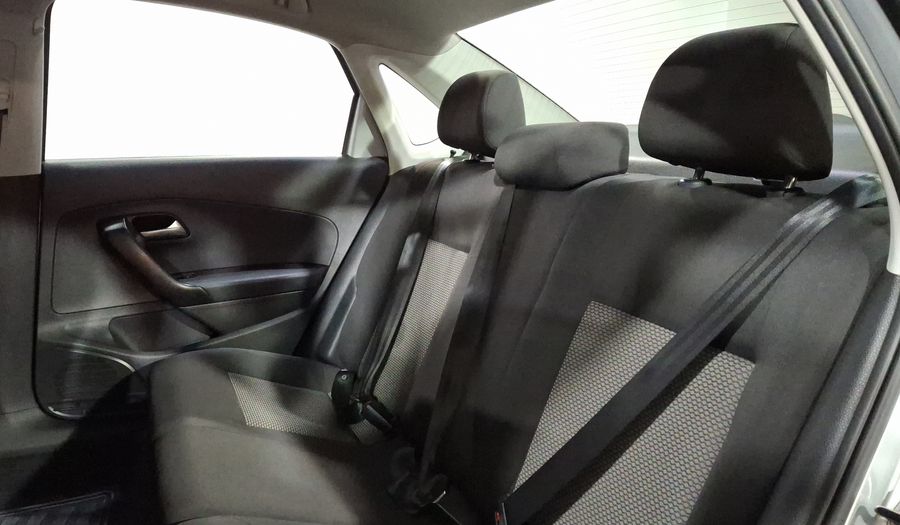 Volkswagen Vento 1.6 COMFORTLINE TIPTRONIC Sedan 2017