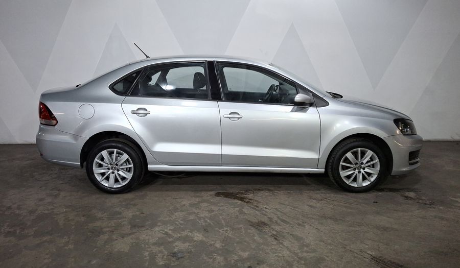 Volkswagen Vento 1.6 COMFORTLINE TIPTRONIC Sedan 2017