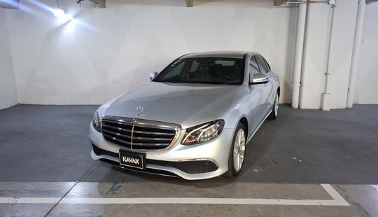 Mercedes Benz • Clase E