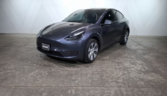 Tesla • Model Y