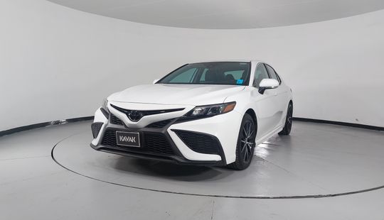 Toyota • Camry