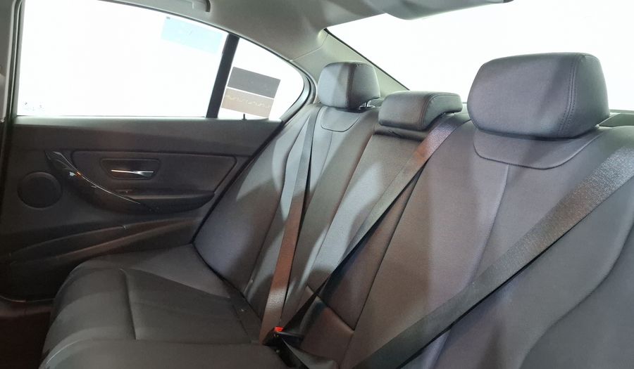 Bmw Serie 3 2.0 320IA LUXURY LINE Sedan 2015