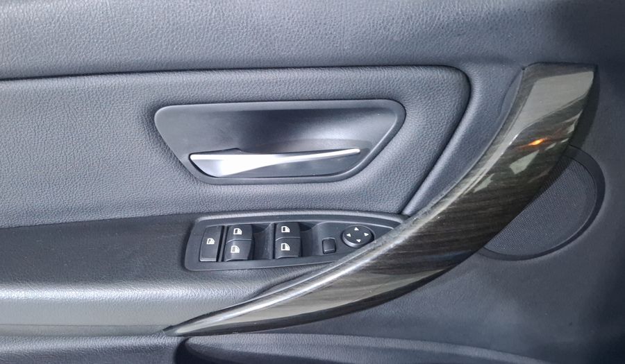 Bmw Serie 3 2.0 320IA LUXURY LINE Sedan 2015