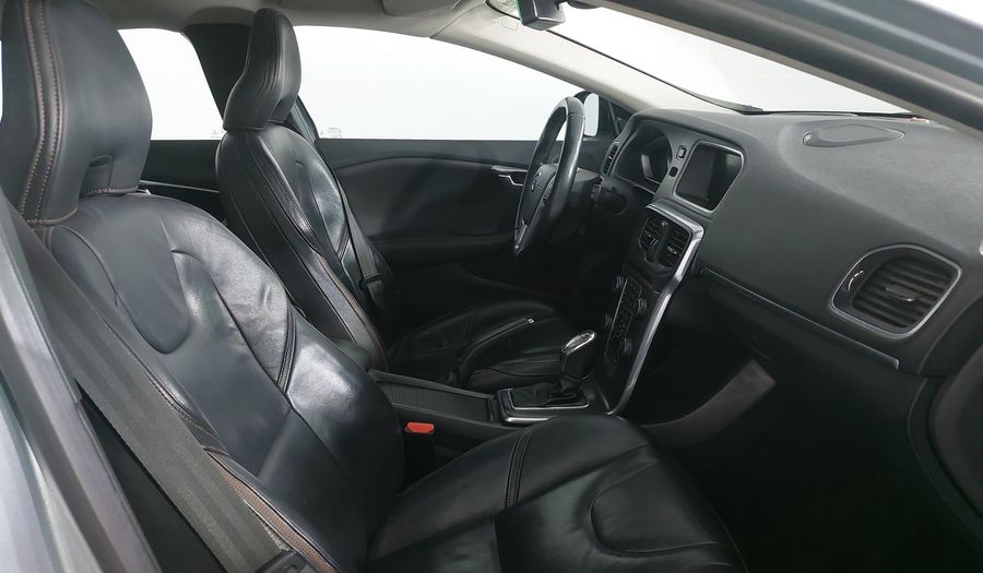 Volvo V40 2.5 T5 AWD INSPIRATION AT Hatchback 2013