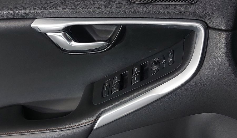 Volvo V40 2.5 T5 AWD INSPIRATION AT Hatchback 2013